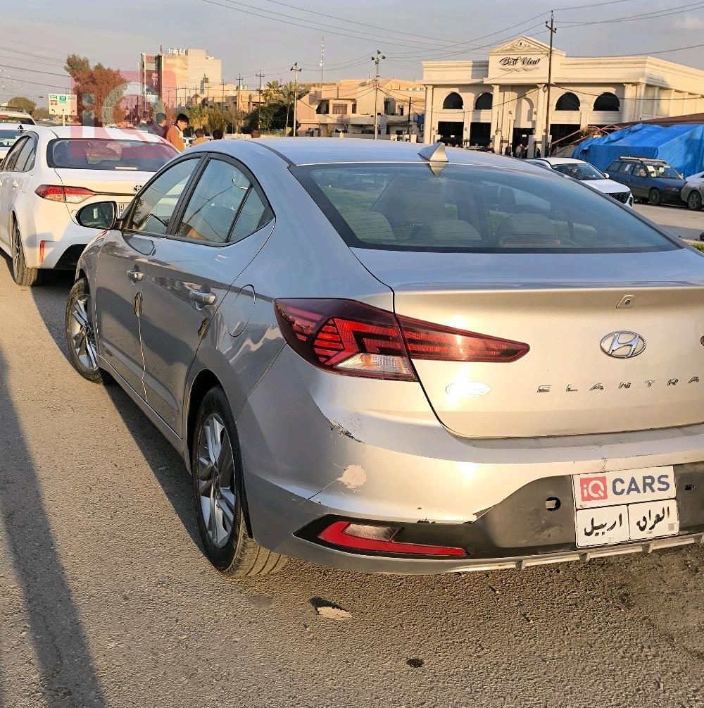 هیۆندای ئەلەنترا